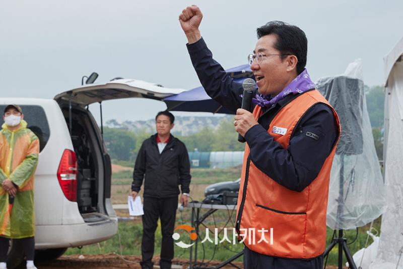 [크기변환]1. 박경귀 아산시장 "제62회 성웅 이순신 축제, 백의종군길 걷기대회 성료” (1).jpg