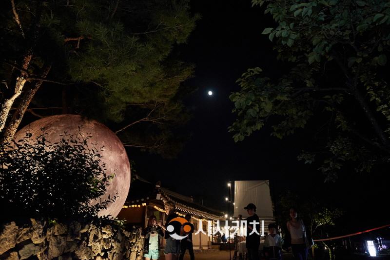 [크기변환]1. 아산문화재 ‘야행’… 조선시대로 완벽한 시간 여행 만들어 (2).jpg