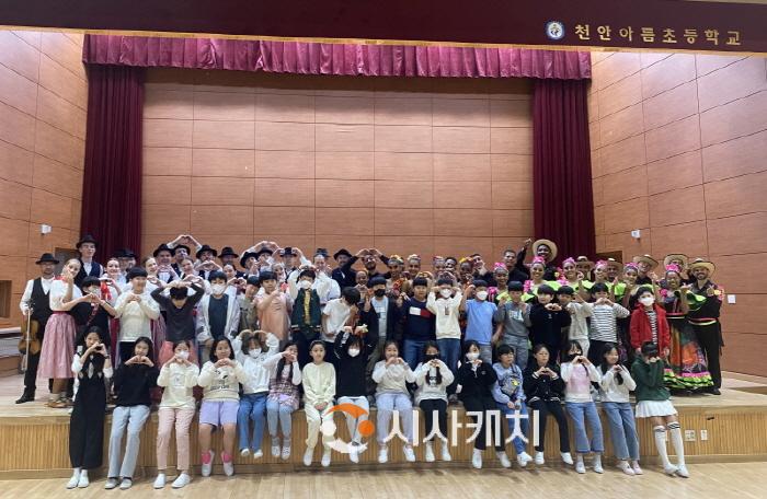 [크기변환][크기변환]사본 -단체사진.jpg