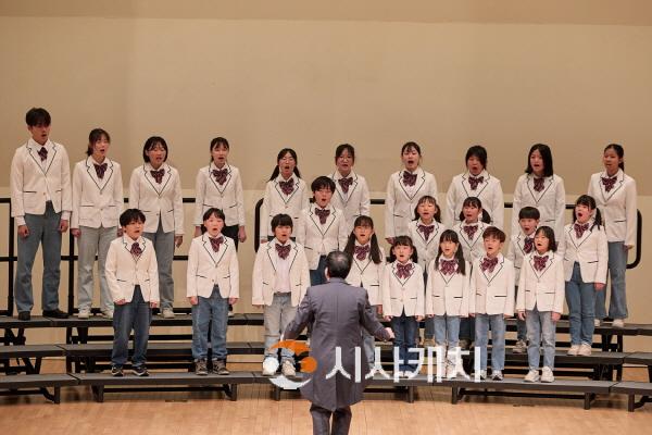 [크기변환]3. 박경귀 아산시장 "‘청소년합창대회’ 이순신 정신 배우는 자리 되길” (2).jpg