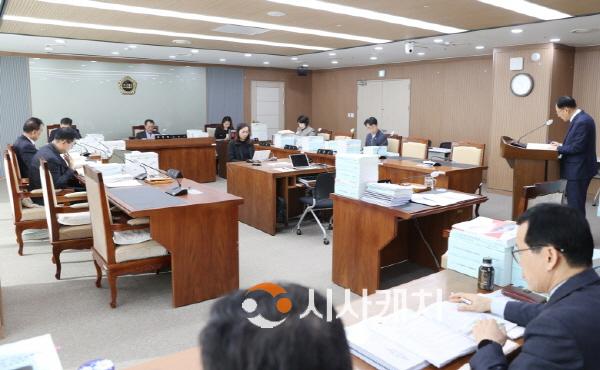 [크기변환][크기변환]231204_제348회 정례회 제2차 복지환경위원회.JPG