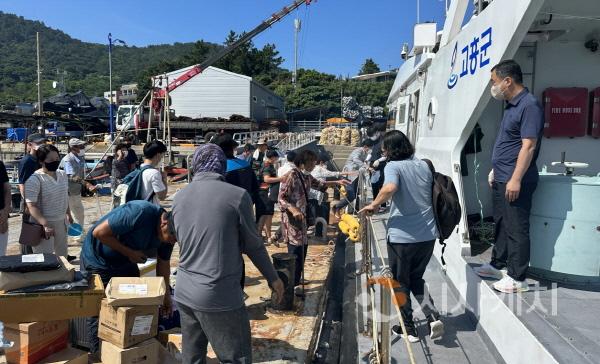 [크기변환]사본 -1. 여객선(시산페리호) 운항 중단에 따라 고흥군이 투입한 행정선 활동 모습_자료 고흥군.jpg