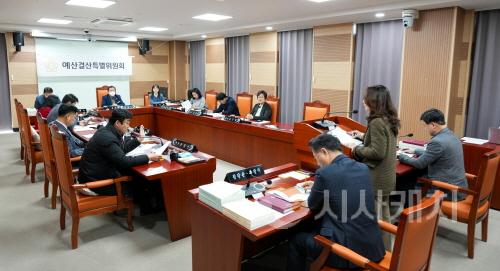[크기변환]사본 -사진3) 제253회 제2차 정례회 예산결산특별위원회.jpg