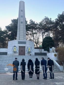 f_보도자료(아산교육지원청, 새해 첫날 순국선열과 여객기 희생자를 추모하며 을사년 교육비전 다짐) 1.jpeg