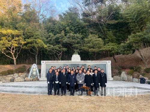 f_천안교육지원청, 2025년 을사년 신년참배 진행(1).jpg