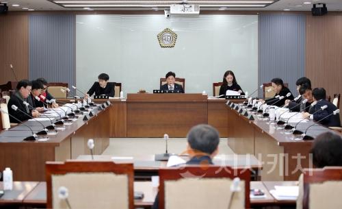 f_250110_공주의료원장 인사청문특위 1차 회의.JPG