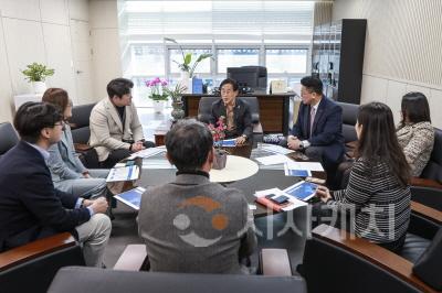 [크기변환]충청광역연합의회 U대회 조직위 방문 2.jpg
