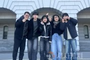 f_김충현 지도교수와 집필 학생.jpg