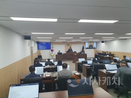 f_1. 충청광역연합의회, 제2회 임시회 10개 안건 처리 후 폐회(사진).jpg