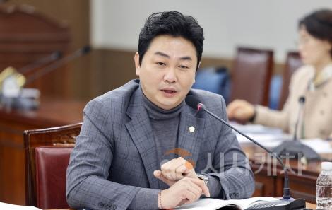 [크기변환]사본 -김철환 의원1.jpg