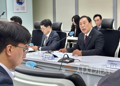 f_긴급간부회의 개최1.JPG