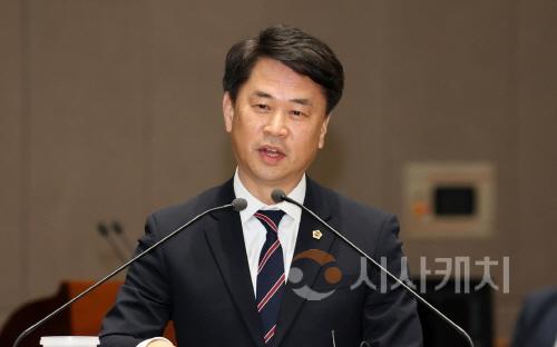 [크기변환]사본 -250409_제358회 임시회 제2차 본회의 이상근 의원 도정질문.jpg