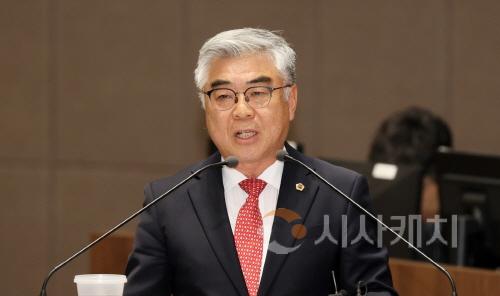 [크기변환]사본 -250409_제358회 임시회 제2차 본회의 유성재 의원 교육행정질문.jpg