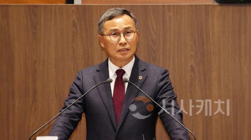 [크기변환]사본 -250409_제358회 임시회 제2차 본회의 윤희신 의원 도정질문.jpg