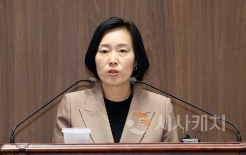 [크기변환]사본 -250410_제358회 임시회 제3차 본회의 신순옥 의원 도정교육행정질문.jpg