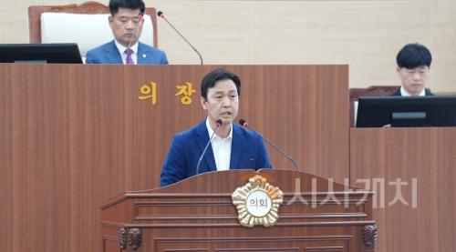 f_사진1_명노봉 의원이 5분 발언을 하고 있다..jpg