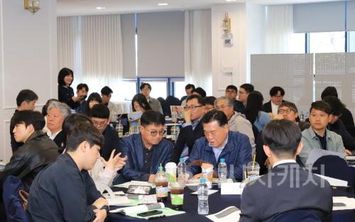 [크기변환]사본 -4. 섬 지역 특성화사업 현장관리단 사업설명회.jpg