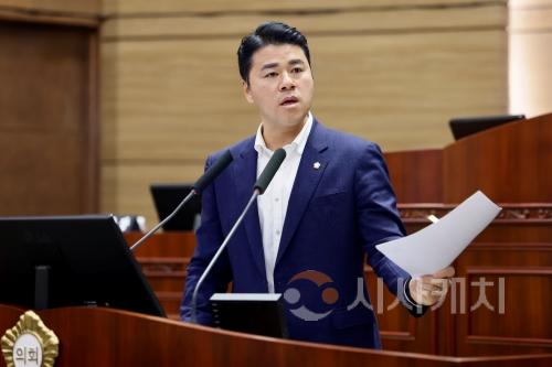 f_제279회 임시회 시정질문 4일차 이병하 의원 사진.jpeg