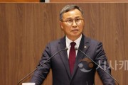 [크기변환]사본 -250409_제358회 임시회 제2차 본회의 윤희신 의원 도정질문.jpg
