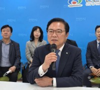 김석필 천안시장 권한대행, "인사 방침, 종합적으로 고려해 결정할 것"