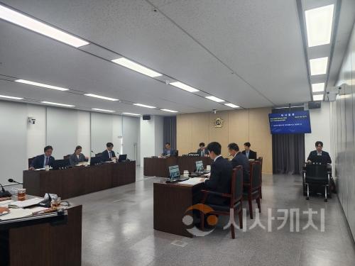 f_충청광역연합의회 제4회 정례회 제1차 초광역행정산업위원회 개최(사진1).jpg