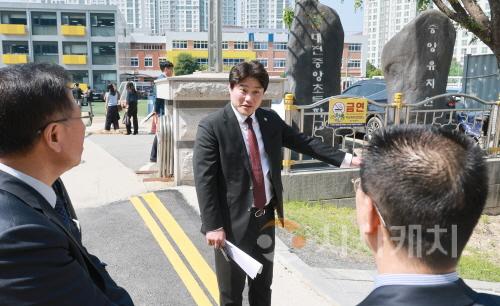 [크기변환]사본 -(사진) 2025.05.12 김선광의원 중앙초등학교 현장방문 (2).jpg