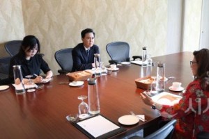 [크기변환]5.8 록펠로 재단 아시아지역 책임자 접견 (9).jpg