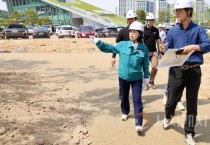 김행금 의장, 천안삼거리공원 재개발 '맹질타'…“10월 완공은 시민 우롱”