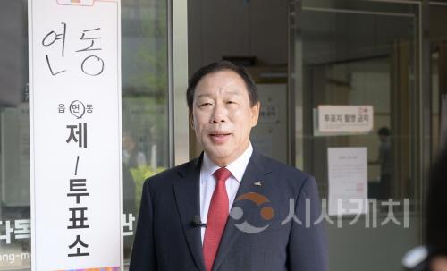 [크기변환]사본 -최민호 시장, 21대 대통령선거 투표 참여(자치행정과).jpg