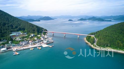 f_4. 한산도와 추봉도를 잇는 추봉교.jpeg