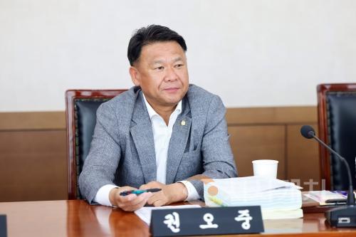 f_권오중1.jpg
