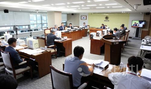 [크기변환]0617_제359회 정례회 제2차 건설소방위원회 (2).jpg