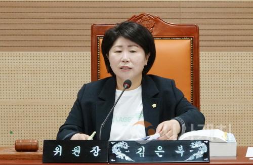 [크기변환]사본 -20250618-제259회 제1차 정례회 행정사무감사 김은복 의원.jpg
