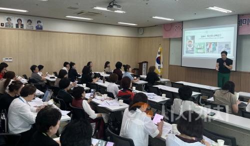[크기변환]사본 -[사진] 25.06.19. 충남경제진흥원, 여성경제인 대상 스마트폰 홍보영상 제작 교육과정 운영.jpg