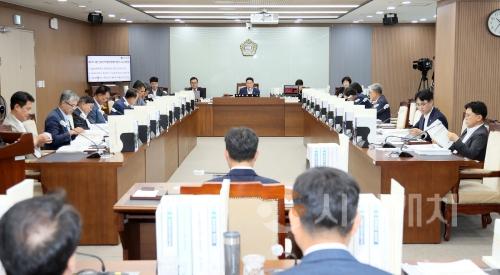 f_250619_제359회 정례회 제1차 예산결산특별위원회.jpg