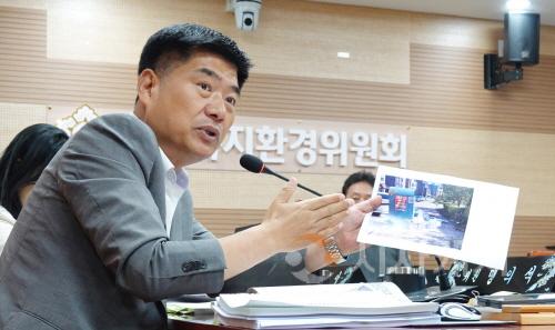 [크기변환]사본 -20250623-제259회 제1차 정례회 행정사무감사 맹의석 의원.jpg