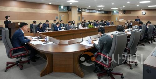 f_사진1_지난 의원회의 사진.jpg