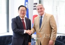 [크기변환]사본 -이장우 대전시장과 퀘백 알랭 상스 카르티에 대외관계부 차관-1.jpg