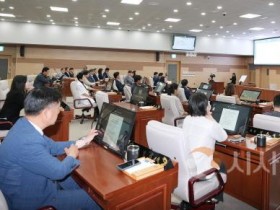 [크기변환]사본 -사진1_제259회 아산시의회 제1차 정례회 제1차 본회의 장면.jpg