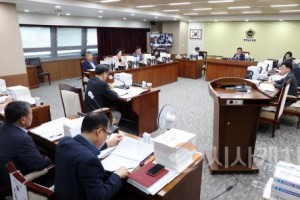 [크기변환]0617_제359회 정례회 제2차 행정문화위원회 (2).jpg
