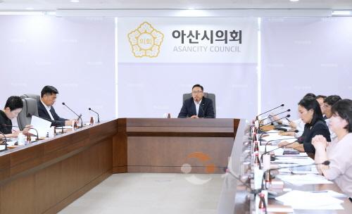 [크기변환]사본 -사진2_2025년 제3회 의원회의.jpg