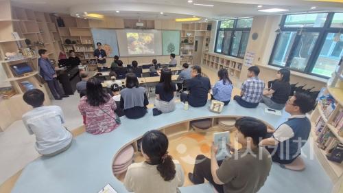 f_사진1_‘마을이 학교’ 되는 길을 묻다.jpg