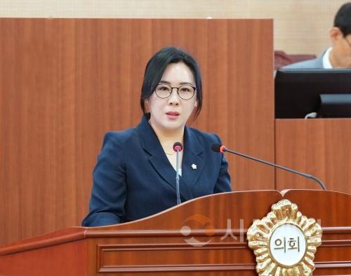 f_사진1_5분 발언하는 김은아 의원.jpg