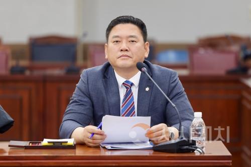 f_조은석1.jpg