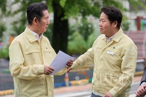 [크기변환]1. 오세현 아산시장, 수해지역 긴급 현장점검 (3).jpg