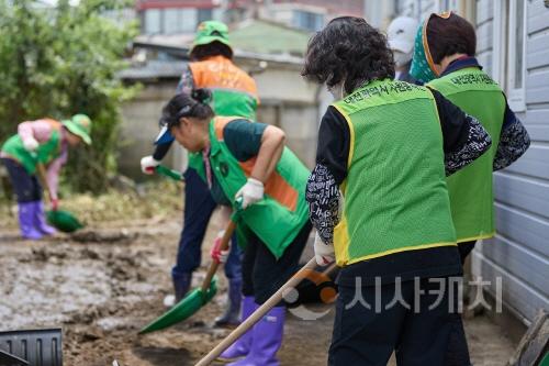 [크기변환]2. 시민·장병 등 아산시 수해 복구 동참… "아직 도움의 손길 절실” (3).jpg