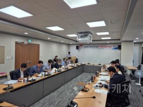f_제8기_정책자문위원회_균형발전분과_첫_회의_(1).jpg