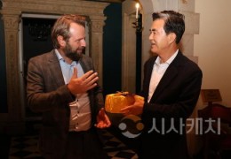 김태흠 지사, 충남 스타트업 손잡은 독일 기업과 협업 논의
