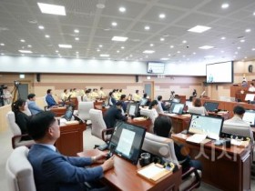 f_사진_제260회 아산시의회 임시회 제2차 본회의 (1).jpg