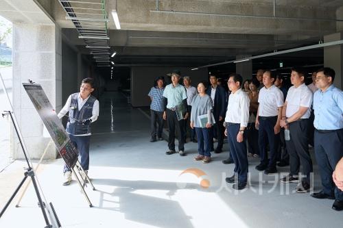 f_공원관리과(천안삼거리공원 현장점검) (1).jpg